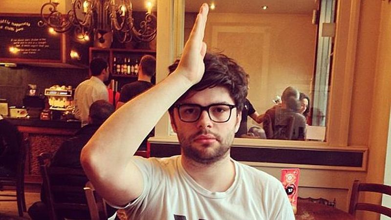 Demi Nando's Christopher berkelana ke seluruh dunia