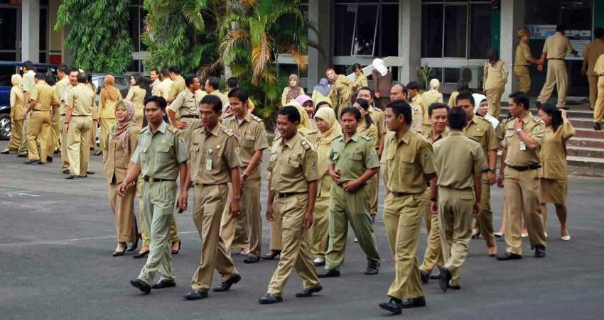 Habis lulus jadi PNS aja