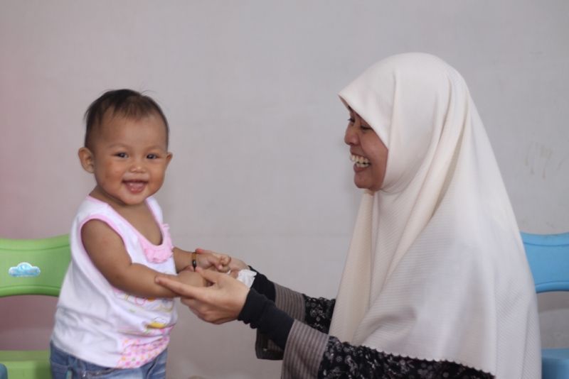 nyobain part time jadi babysitter
