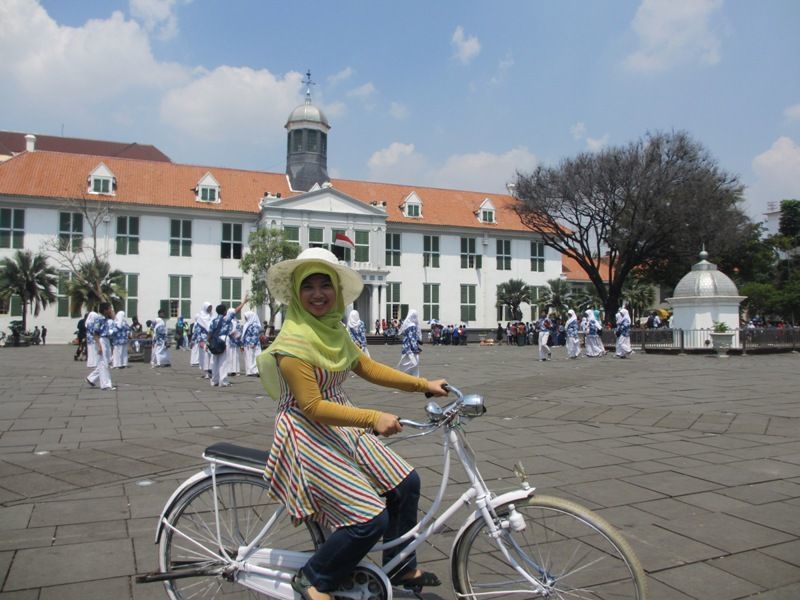 pergi berwisata