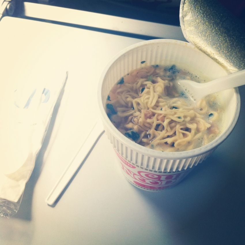 Mie Instan Dalam Pesawat