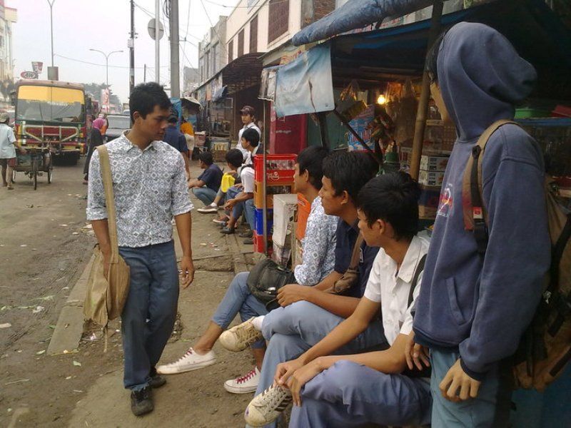 udah males pramuka, pilih nongkrong aja