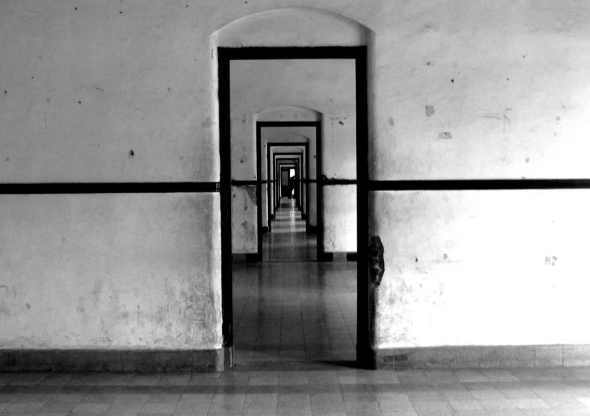 Tempat sepi dan angker menyimpan banyak "kejutan"