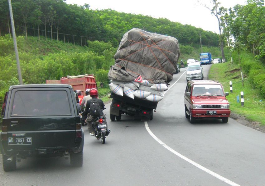 beban berlebih yang membahayakan