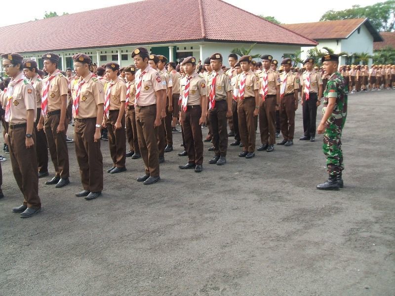 baris berbaris udah jadi hal wajib