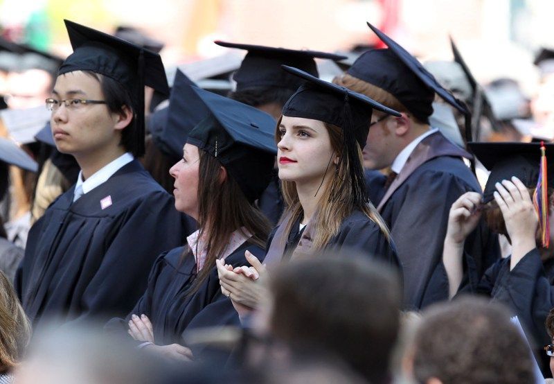 emma watson juga anak sastra