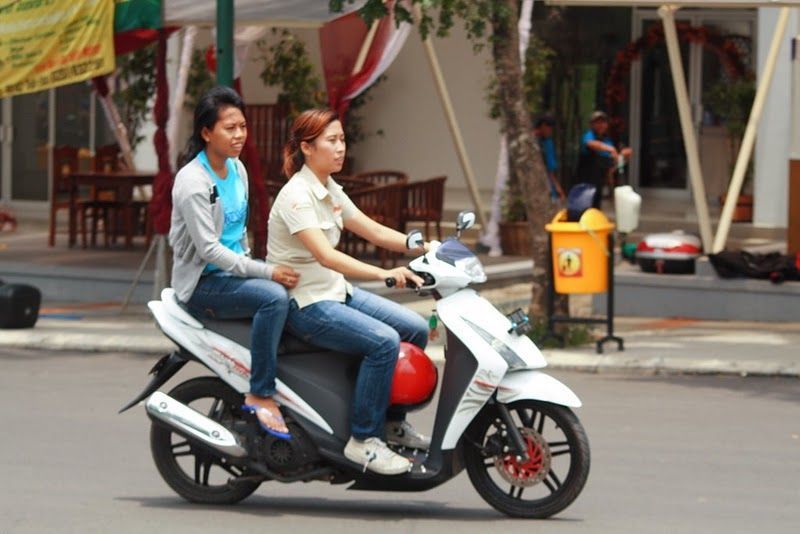tanpa helm = taruhan nyawa
