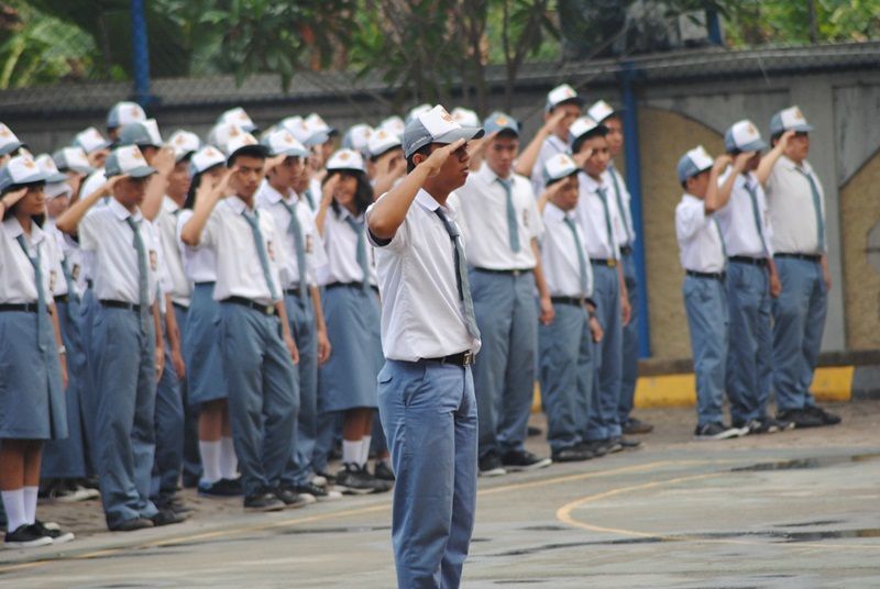 Upacara bendera di Senin pagi