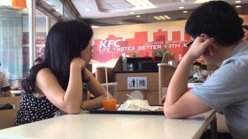 "Aku gak suka kalau kamu makan junk food"