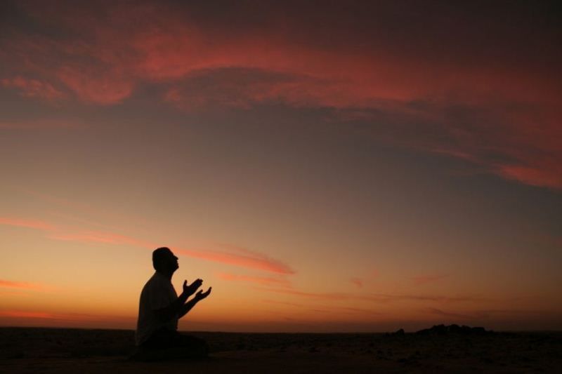 Berusaha dan disertai doa