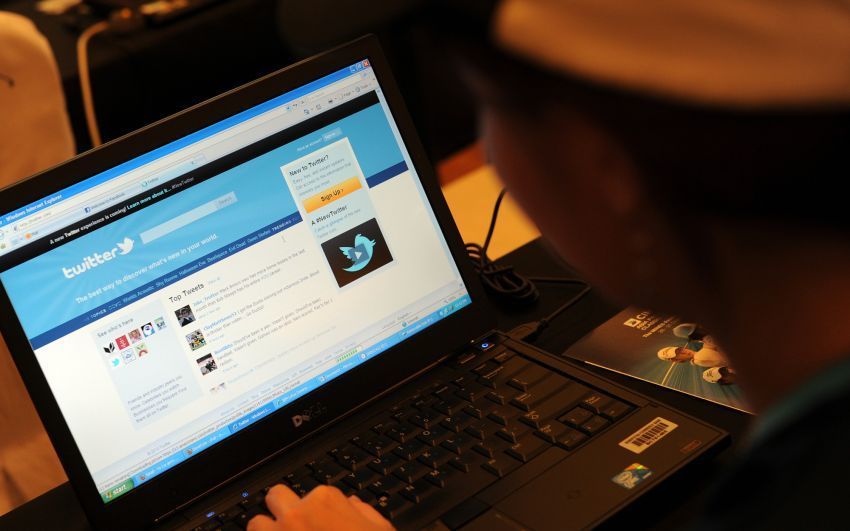 Kerja kok twitteran melulu?