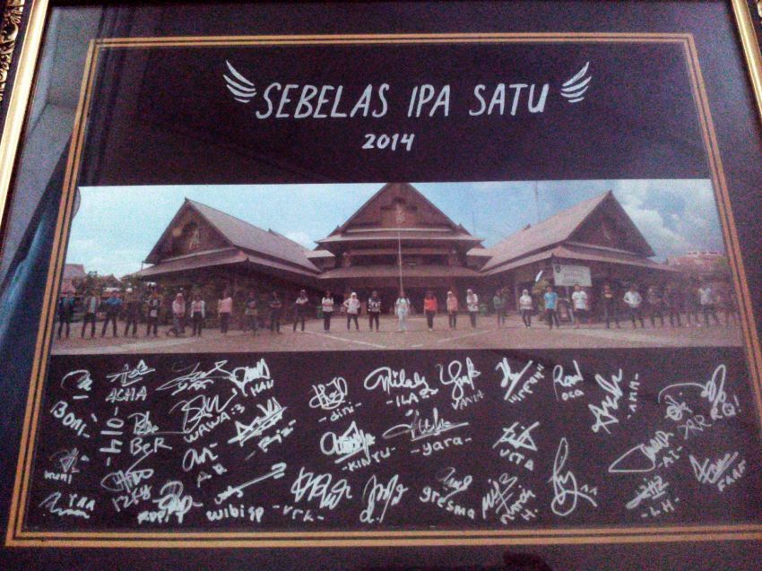 Masuk IPA karena IPS itu bisa dipelajari sendiri (not)