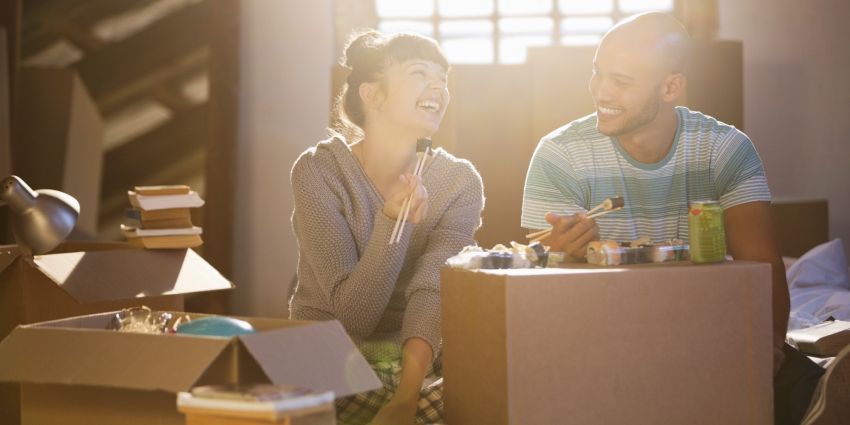 o-HAPPY-COUPLE-AT-HOME-facebook
