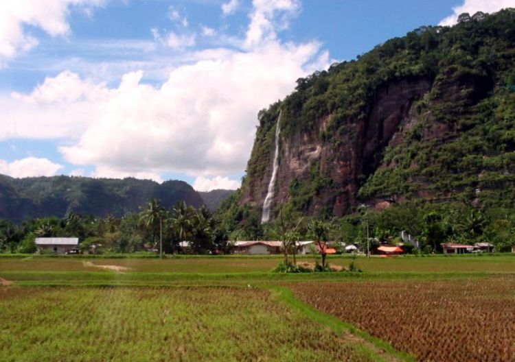 Air terjun di Lembah Harau