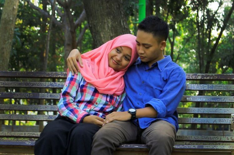 Yuniar Gita Tyas, 18, Semarang