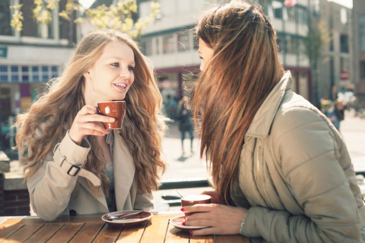 Memuji orang lain membuatmu menjadi lebih positif