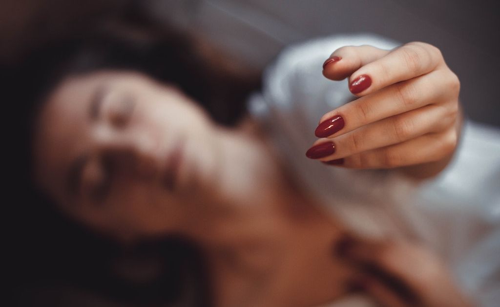 8 Cara Mengikhlaskan Seseorang yang Kita Sayang