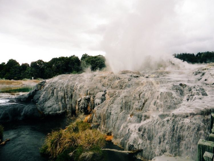 Pohutu Geyser, Rotorua, via Azarine Kyla Arinta.