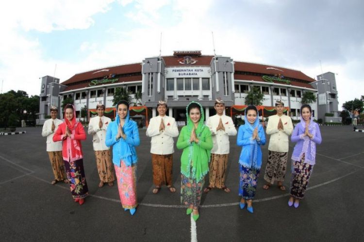 Hidup saling toleransi walau banyak etnis, suku, dan budaya