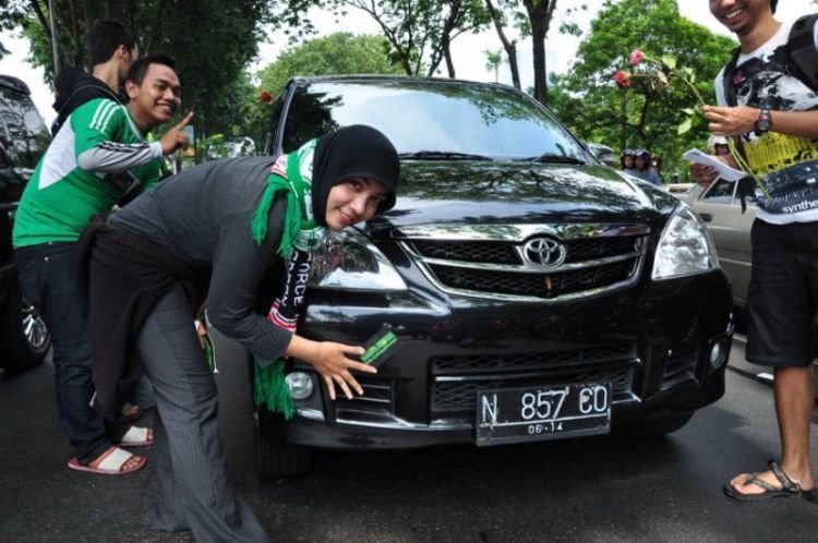 Mending nebeng temen aja