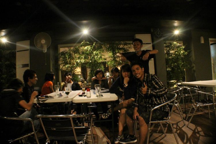 nongkrong di tempat promo atau berdiskon