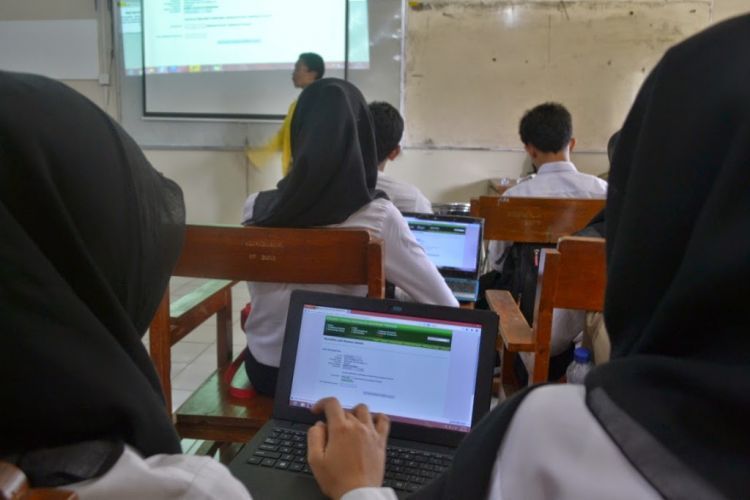 Perhatikan SKS dan mata kulaih yang harus kamu ambil