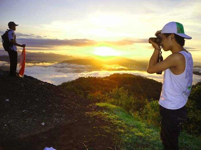 Pemandangan dari bukit Pranji