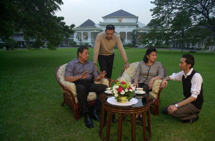 Punya asal-usul keluarga yang baik dan jelas