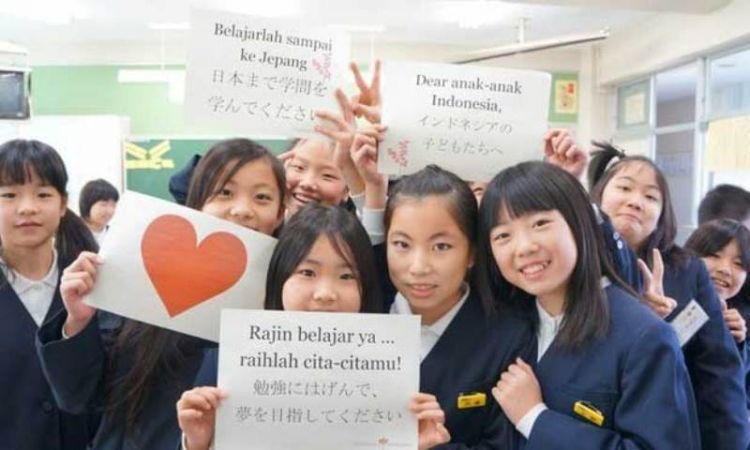 Kamu bisa jadi guru bahasa Indonesia di luar negeri