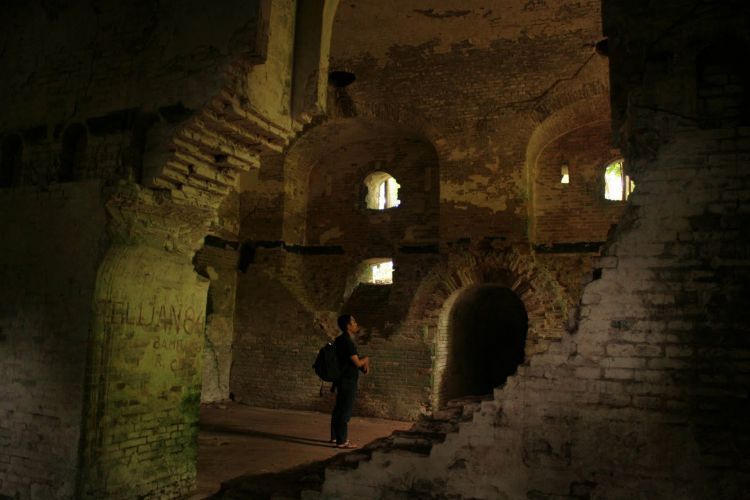 Benteng Karang Bolong