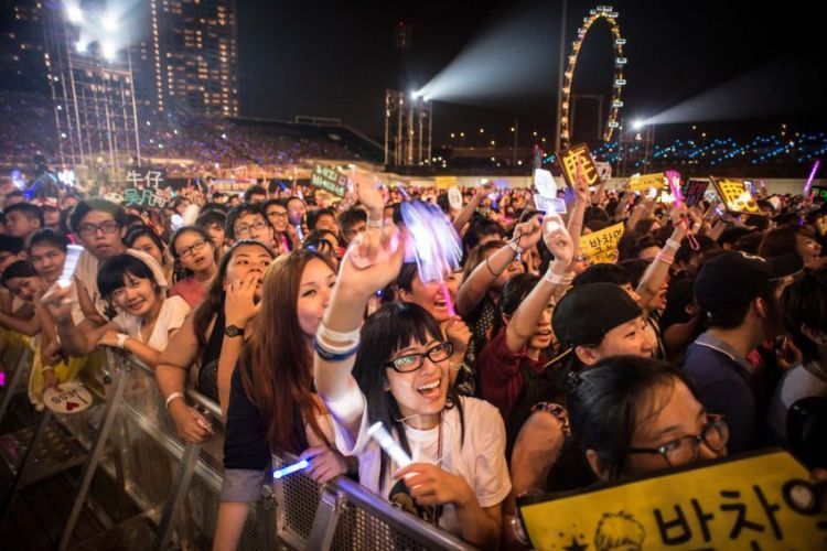 Gak semu suka Kpop dan pastinya nggak alay