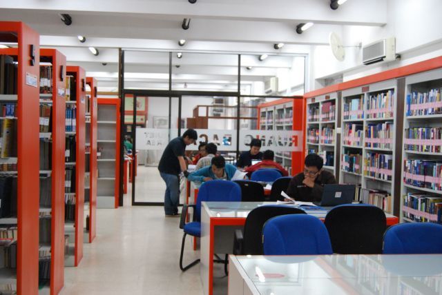 Jadinya malah gosip di perpus