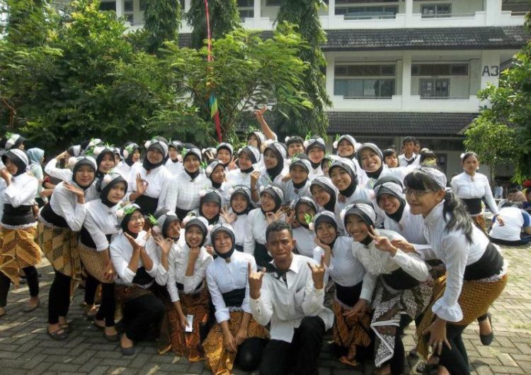 Tak ada pemandangan lain selain mereka