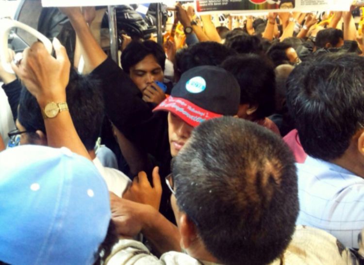 Coba posisi berdirinya diatur dulu Pak... (dok. pribadi)