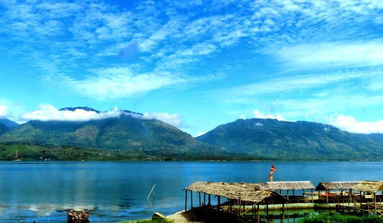 Panorama Danau Singkarak