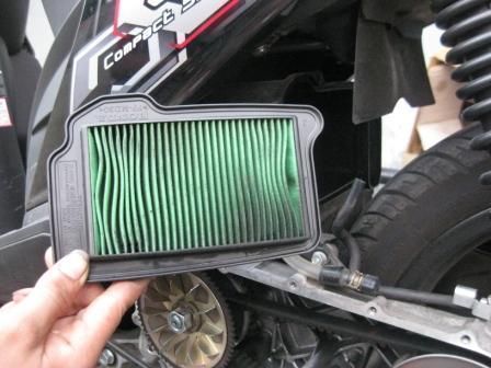 Bersihkan filter udara motormu