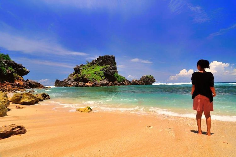 Cari tahu daya tarik tuama destinasi tujuanmu