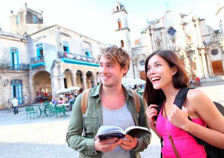 Selalu bawa travel book/ travel guide
