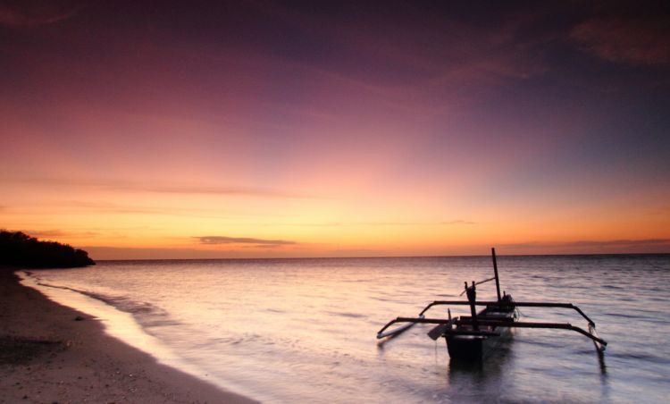 Pantai Bama yang indah