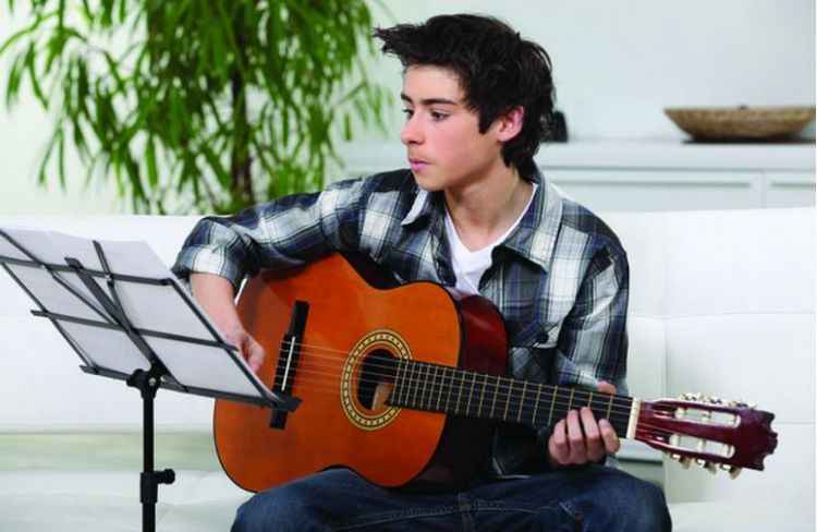 Cobalah mempelajari 1 lagu yang mudah