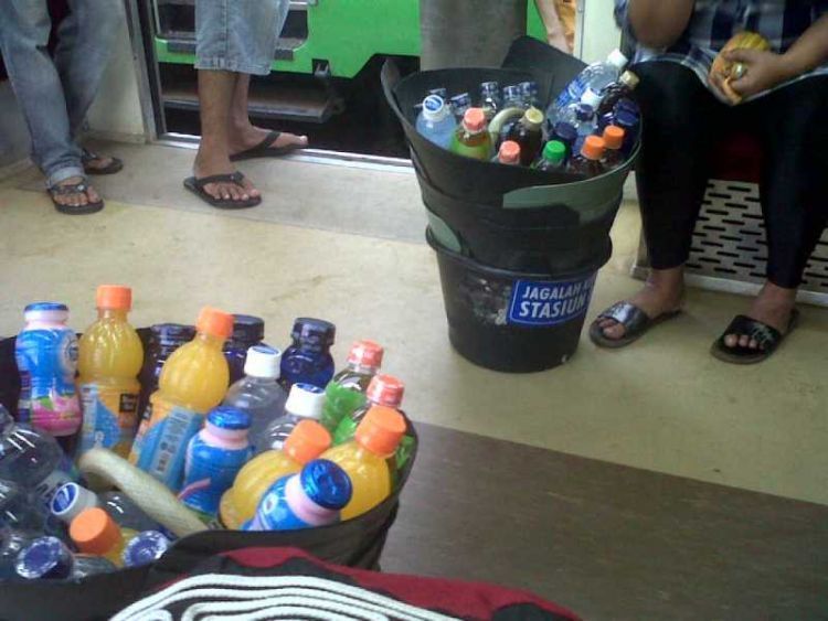 jual minuman taku ada yang haus