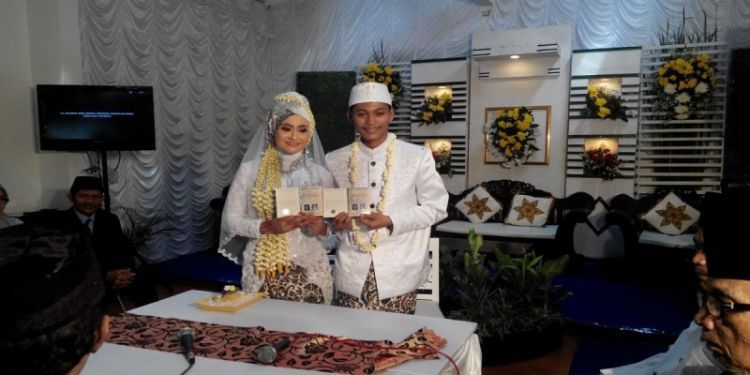 Akhirnya bisa menikah juga meskipun harus LDR.