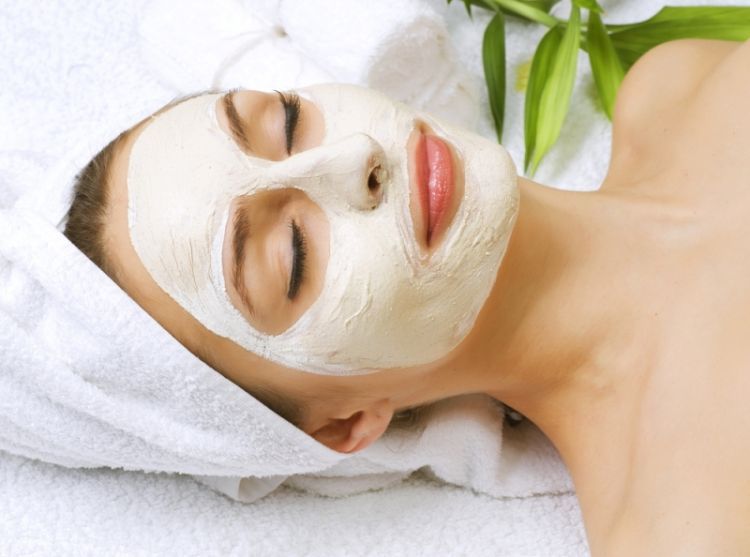 Melakukan facial dirumah sangat mungkin