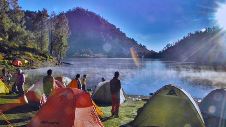 Wahai Pendaki Pemula Ini 5 Alasan Ranu Kumbolo Layak Jadi Destinasi 