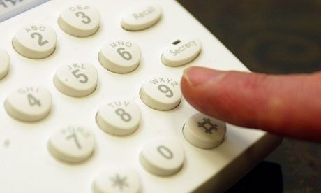 Gagal ngobrol sore itu disponsori telepon rumah yang digembok