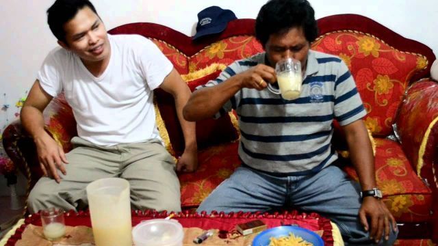 Tuak merupakan minuman jamuan 