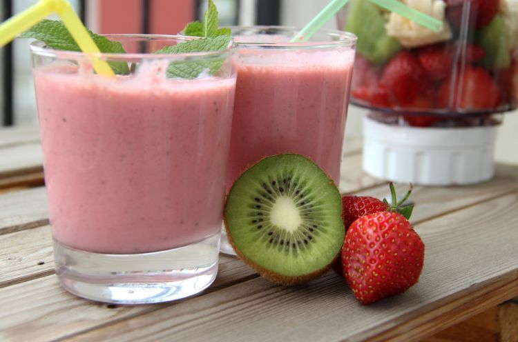 Kiwi Strawberry Smoothie