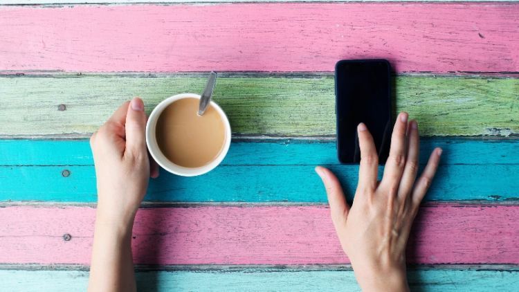 handphone menjadi sangat penting