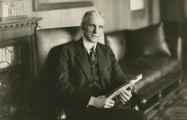 Henry Ford, pemilik Ford Motor Company.