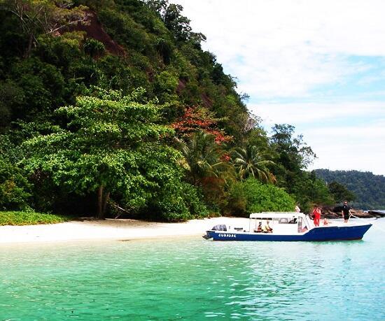 Bertandang ke pulau pribadi